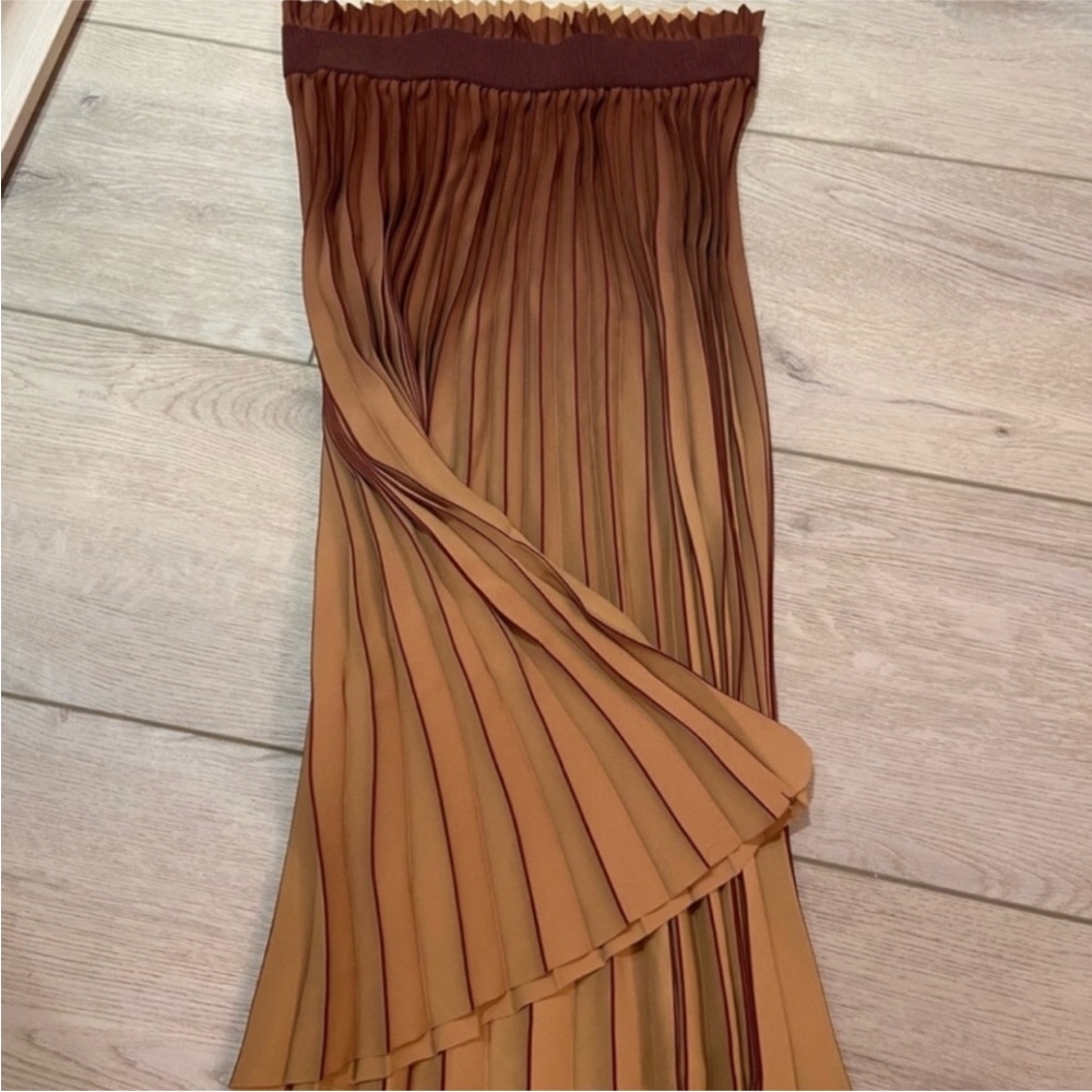 Aritzia Babaton Westin Ombré Skirt XS - Picture 6 of 7